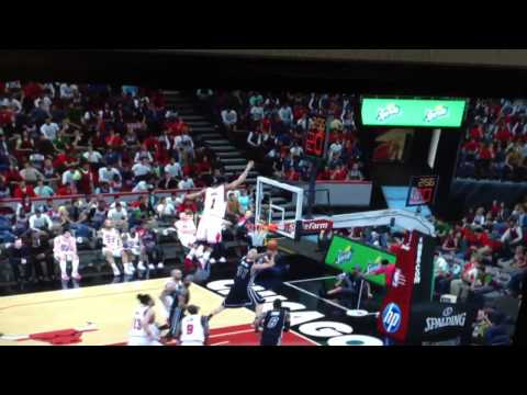 Derrick Rose NBA 2k12 ridiculous jump glitch
