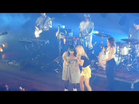 Paramore feat. Bethany Cosentino (Best Coast) & Emily - Misery Business - Nashville