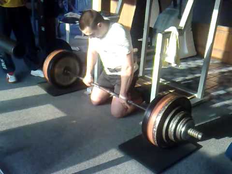 Mrtvo dizanje (vucenje) Trojka na 192,5kg Davor Petrik Sombor 29.3.2011.