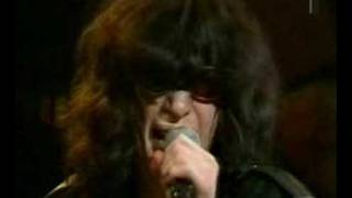 Ramones - The KKK took my baby away LIVE in Sweden