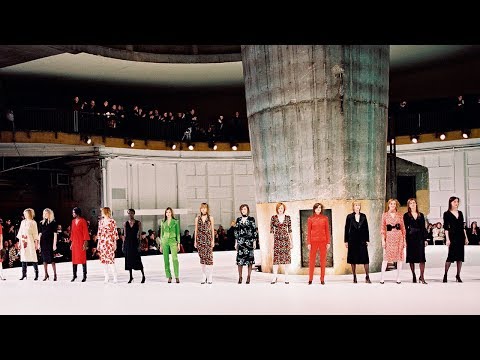 DRIES VAN NOTEN 036 Women’s Autumn/Winter 2001-2002 Fashion Show
