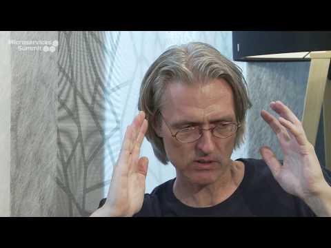 Trainer-Interview auf dem Microservices Summit Juni 2017 mit Uwe Friedrichsen