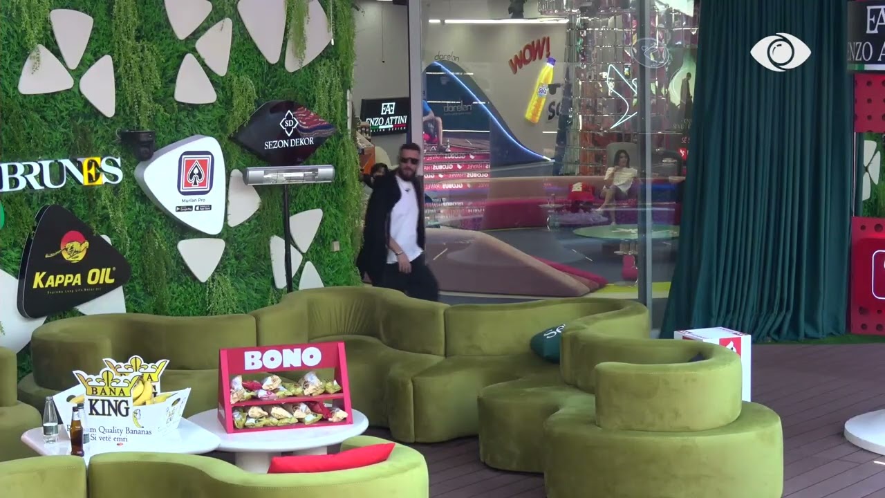 Livia moj motër/ Selin ironizon Rogertin