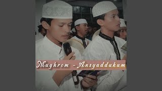 Download lagu Mughrom - Ansyaddukum mp3