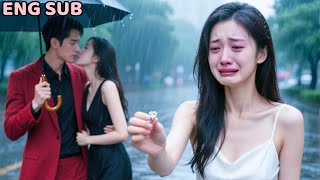 Toen ze haar man betrapte op vreemdgaan, gooide ze haar ring en haar 8 jaar durende liefde weg en vertrok. Hij achtervolgde haar als een gek!