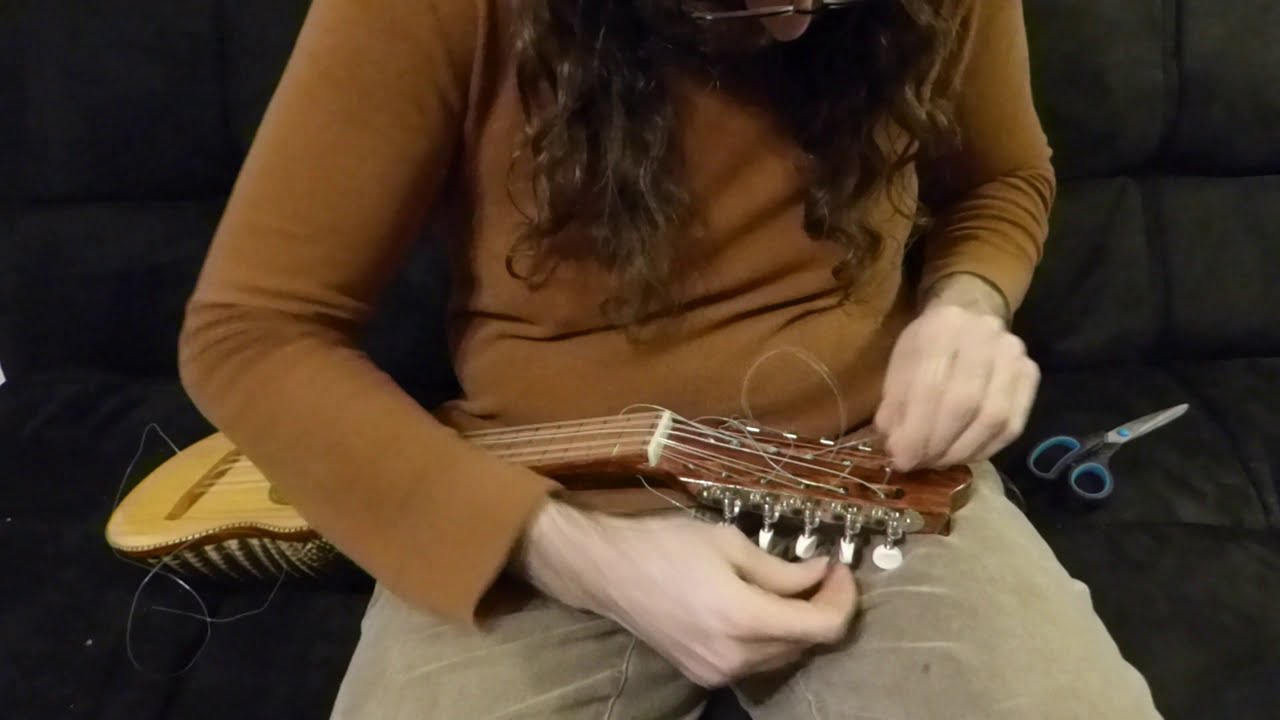 Stringing and tuning my charango - switching Nylon for Nylgut