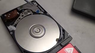 Take a look inside a hard drive while it