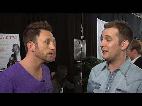 Jihde och Chris sjunger duett - Idol Sverige (TV4)