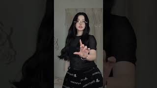 彼女は頭がへんだ。My head is messed up🤩#tiktok