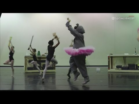 Fiona the Hippo joins "The Nutcracker"