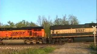 preview picture of video 'BNSF Coal train waiting on Amtrak on the Ottumwa Sub'
