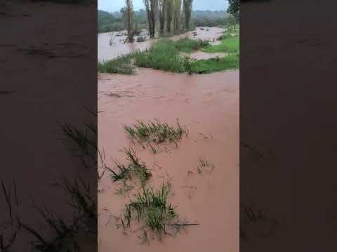 🌧️🌦️⛈️RÍO GAVIÃO da cidade de Condeúba Bahia descendo muita água hoje 06/12