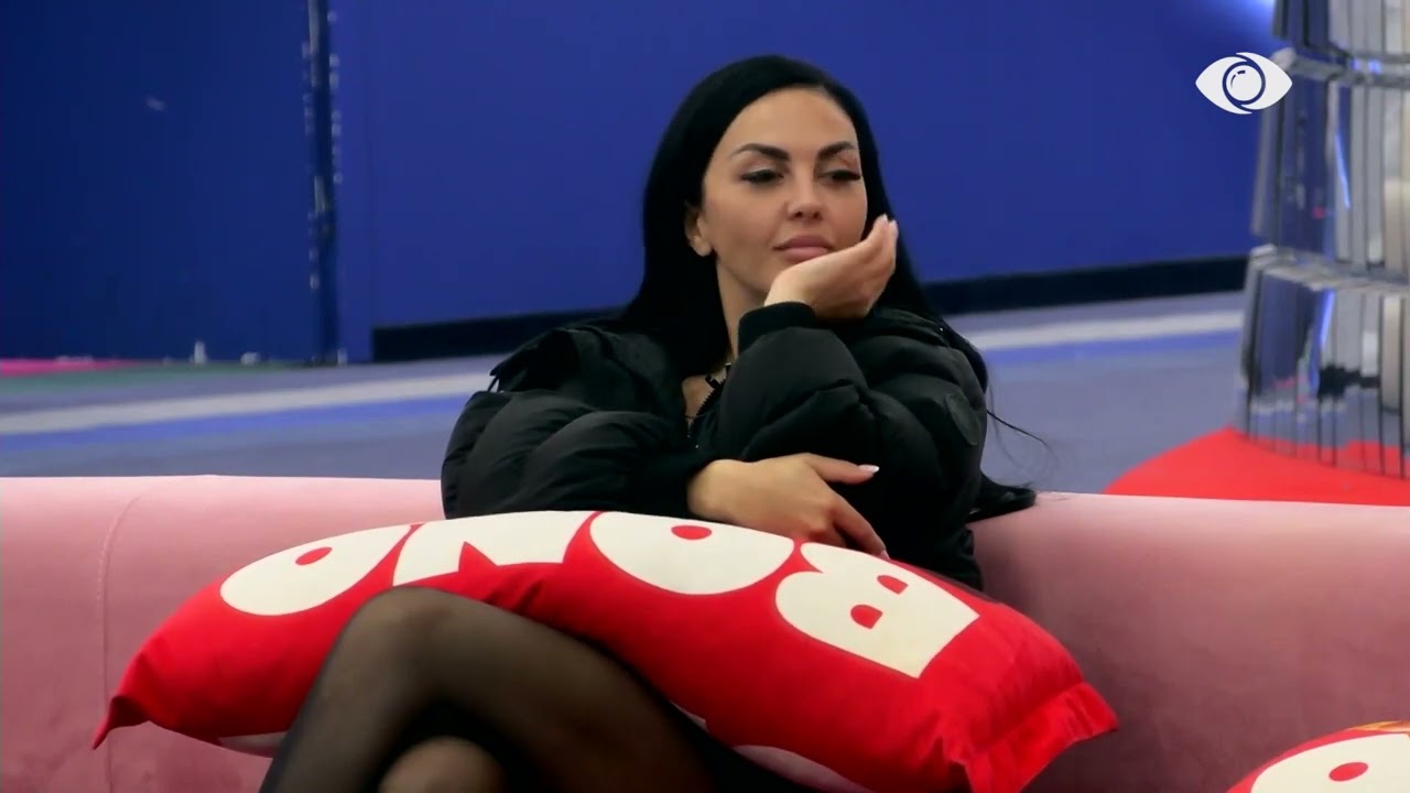 Juela përqafon Rogertin pas debatit