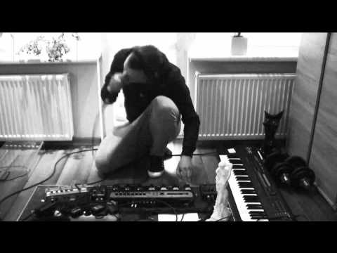 Gints Calitis (Loopmaster LV.) - TEARDROP - Massive Attack cover.(live)