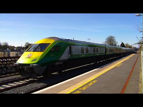IE Mark 4 Intercity train + NIR 201 Class Loco 8209 - Kildare Station