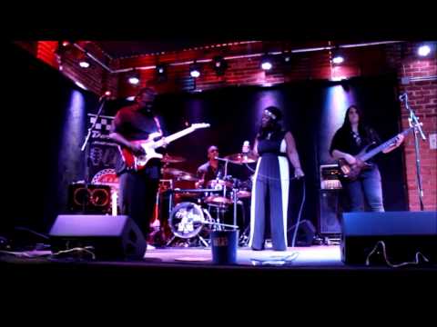 DieDra & The Ruff Pro Band