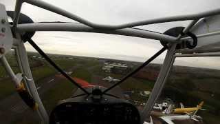 preview picture of video 'Landing at Kemble Cotswold Airport in a Microlight'