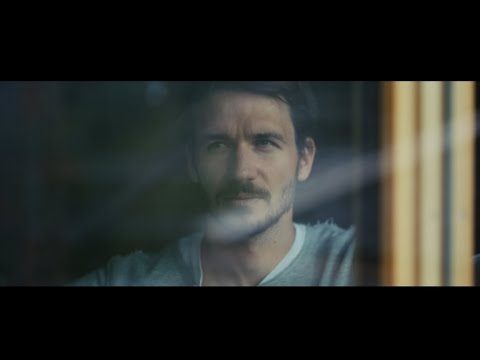 Felix Neureuther. Daheim am Start.