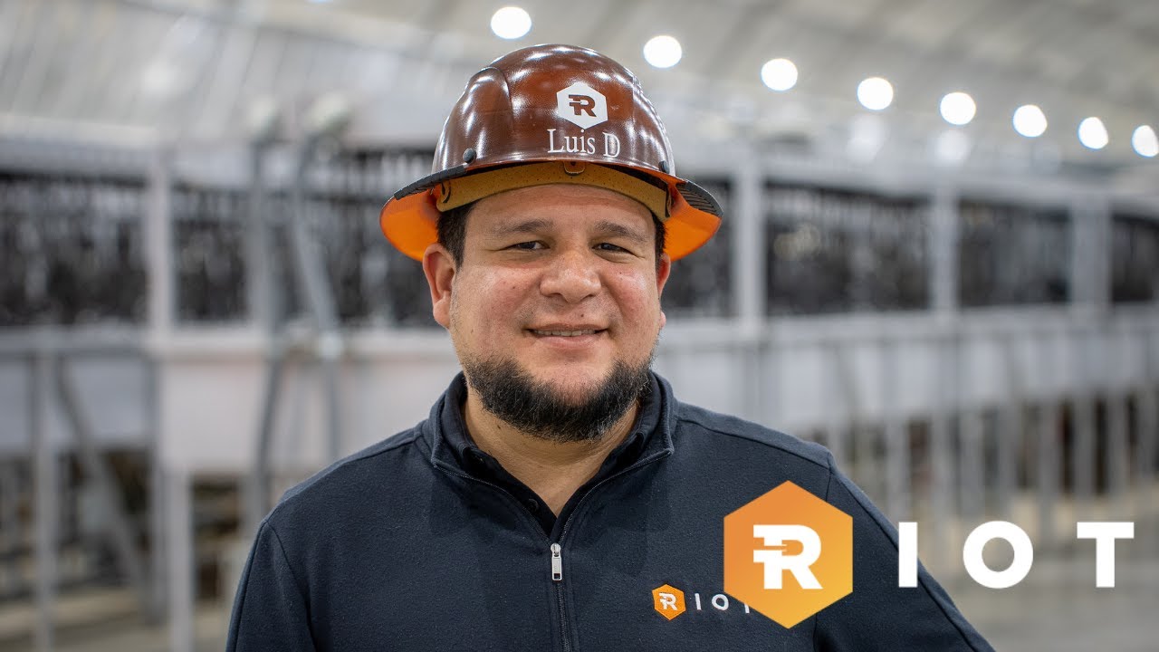 Meet Luis | Director of Engineering Procurement & Construction