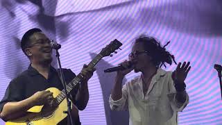 Download lagu RUMAHSAKIT feat IPANG LAZUARDI  —  ‘SANDIWARA SEMU‘ Live @ Soundrenaline 2025 mp3