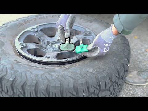 Easy TPMS Sensor Replacement | ACDelco | Hummer H3