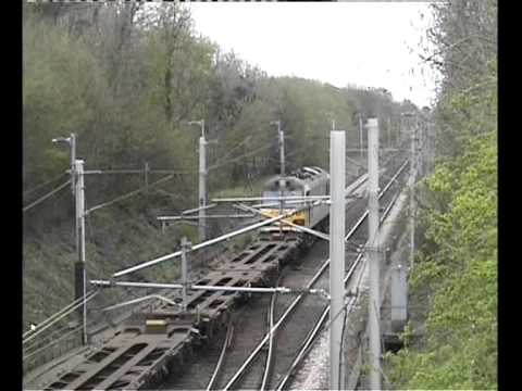 66424 4M44 meets 92009 4M63 @ Carnforth. 13th April 2011.avi