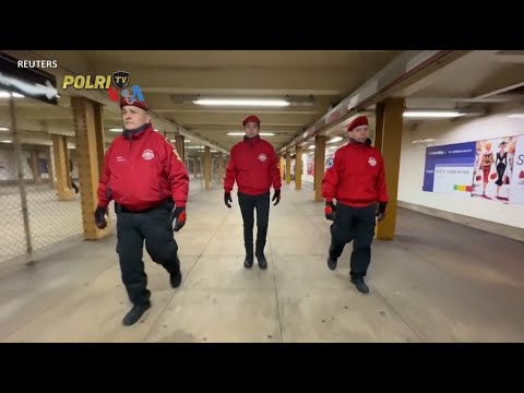 VOA - GUARDIAN ANGELS AMANKAN SUBWAY KOTA NEW YORK DI TENGAH GELOMBANG AKSI KEJAHATAN