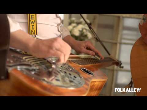 Folk Alley Sessions: Lindsay Lou & The Flatbellys - "Everything Changed"