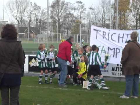 Tricht F1 is kampioen, en dat mag iedereen weten (26-11-2011)