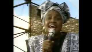 Soweto Blues-Miriam Makeba( GRACELAND CONCERT WITH PAUL SIMON )