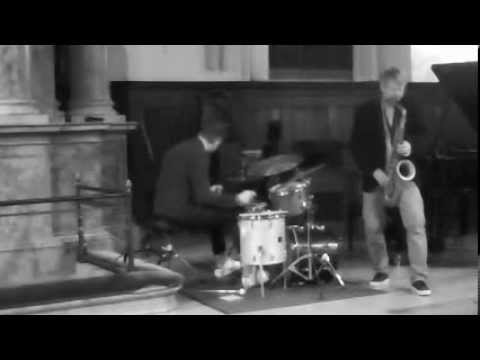 Uglens Flugt - 3 X Hess composed by Emil Hess