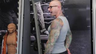 One-Arm Smith Machine Shrug exercise video thumbnail