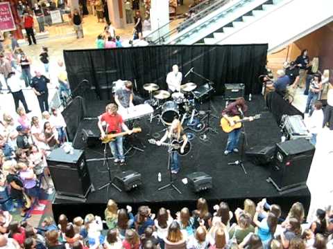 Cheyenne Kimball- Hanging On