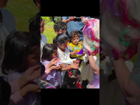 Promotional video thumbnail 2 for Big Beautiful Bubbles