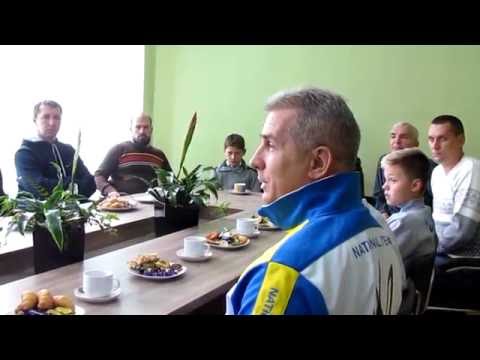 Паралімпієць Олександр Єзик в гостях у Ізюмського міського голови