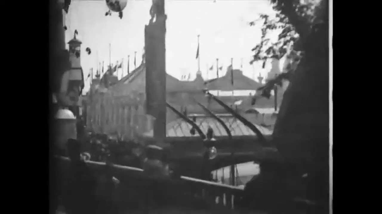 1900 - Panoramic view from the moving sidewalk at the Paris Exposition - James White (Edison)