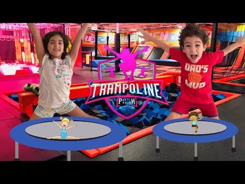 CRIANÇAS BRINCANDO NO PARQUE DE TRAMPOLIM CAMA ELÁSTICA NOS ESTADOS UNIDOS. Parque de diversão!