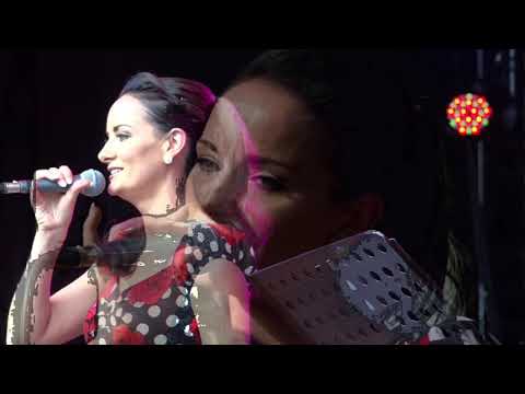 Niamh LYNN  - Sing me and old fashioned song