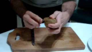 Food - How to Peel a Perfect Kiwi Fruit
