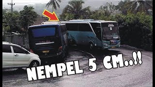 Download lagu Begini Kalo Dua Bus Papasan di Jalan Sempit Tikungan Taj4m, Skil Sopir Bus Tingkat Dewa mp3