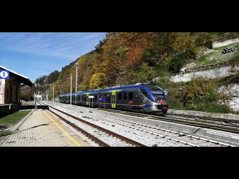 JAZZ ETR 425 IN PARTENZA DALLA STAZIONE DI LIMONE P.te (CN) DOM. 21 - 10 - 2018
