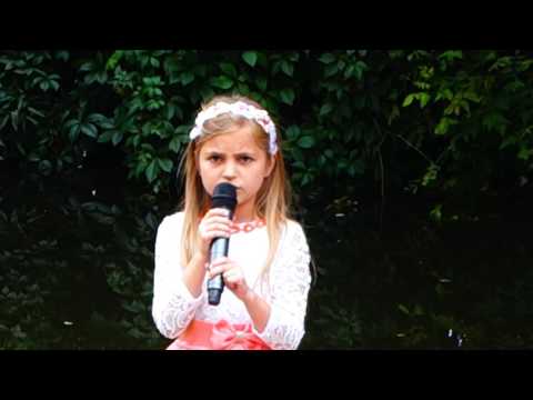 Miriam Indeamna - In haine albe