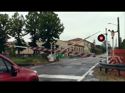 Gualtieri (I) Passaggio a Livello // Level crossing //