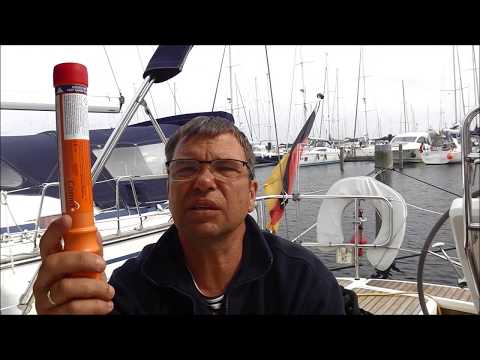 Seenotsignalmittel an Bord einer Segelyacht - Erklärbärvideo 9