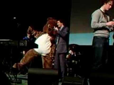 De vriendelijke bekeerde beer