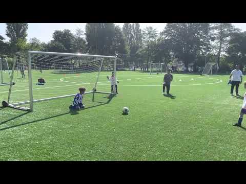 Joshua stopt een penalty. Jo8-5 SV Diemen.