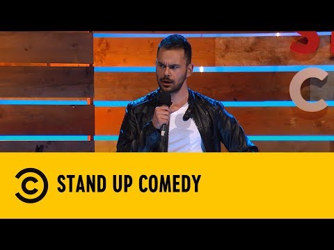 Stand Up Comedy: Quando dici ai tuoi genitori di essere gay - Mirko Darar