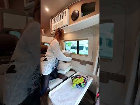 4 seats with blind windows and upper and lower beds #RV #SAIC Maxus #travel with RV #SAIC Maxus