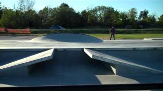 preview picture of video 'A Windy Day at The New Owasso OK Skatepark'