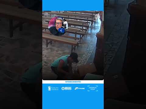 CÂMERAS REGISTRAM SUSPEITO REZANDO MINUTOS ANTES DE FURTAR IGREJA EM MG #shorts
